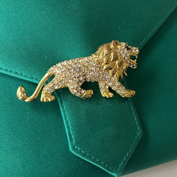 Clutch • Wilbur & Gussie from London • Green Satin w/ beautiful brooch • - Picture 3 of 9